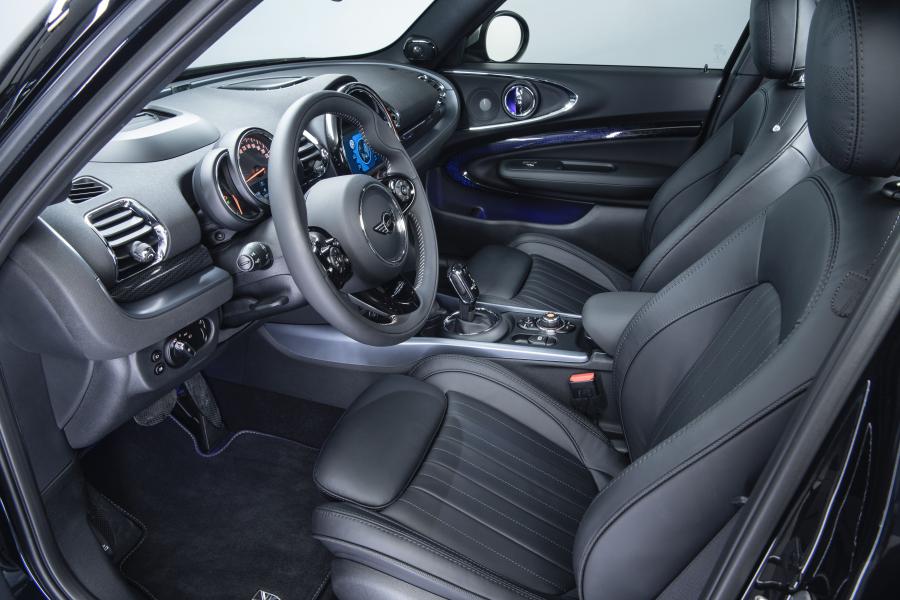 Интерьер Mini Cooper Clubman (F54) 2019 года  (WW) (фото 29 из 31)